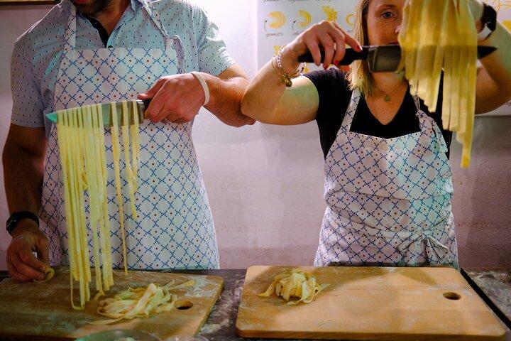 Clase de Cocina : Pasta & Tiramisu con un Chef Italiano Privado
