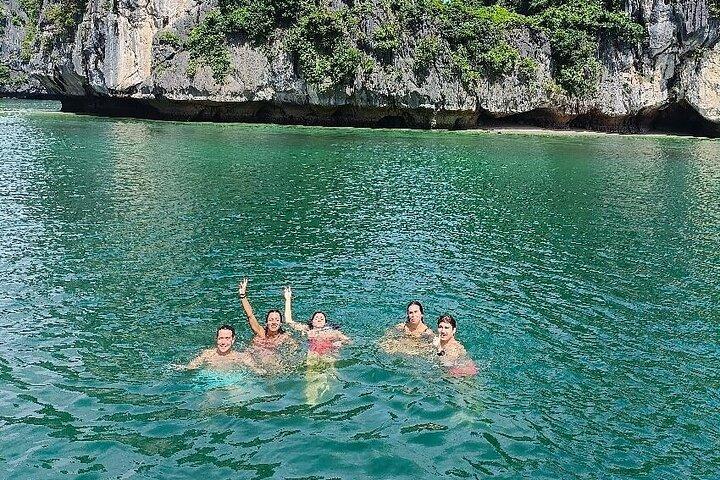 Melhor cruzeiro 2D1N Lan Ha Bay: jantar com churrasco, Viet Hai Ancient Village