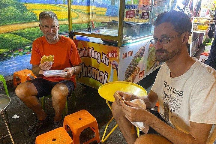 サイゴンの特別ナイトバイクストリートフードツアー