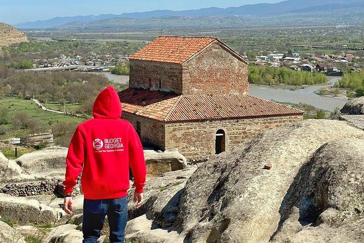 Tour di un'intera giornata a Jvari, Mtskheta, Gori e Uplistsikhe da Kutaisi