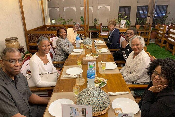 Tour a piedi e con degustazione della vecchia Dubai