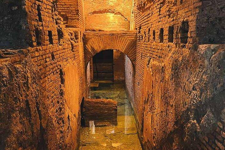Aqueduc souterrain de la fontaine de Trevi et visite de la place Espagnole