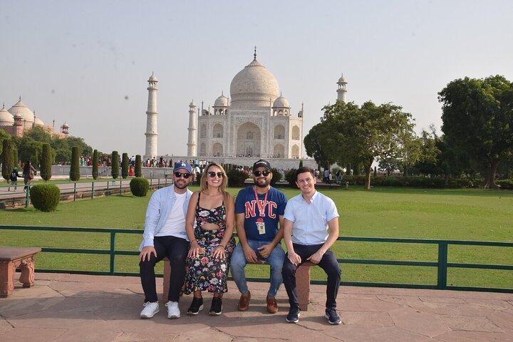 Taj Mahal, Agra Fort & Baby Taj Tour from Delhi by Car–Fast Entry