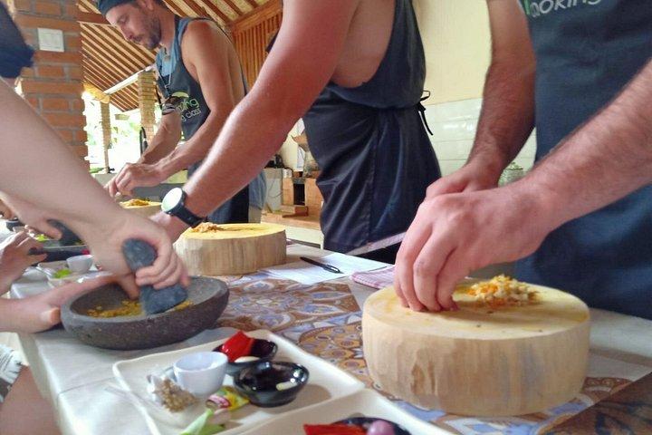 家族宅での特別な本格バリ料理教室