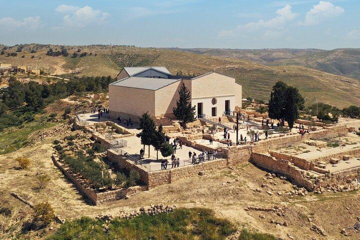 Dagstur til Bethany Baptism Jordanfloden, Madaba og Mount Nebo Besøg fra Amman