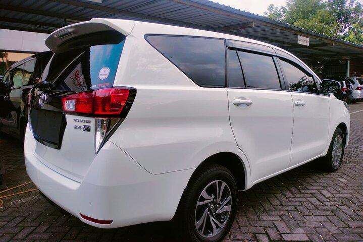 Surabaya Private Car Charter mit Englischem Fahrer
