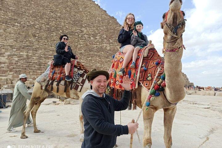 Tour guiado de día completo desde Hurghada a El Cairo con recogida