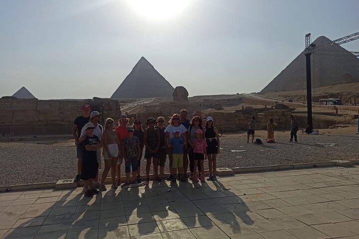Tour guiado de día completo desde Hurghada a El Cairo con recogida