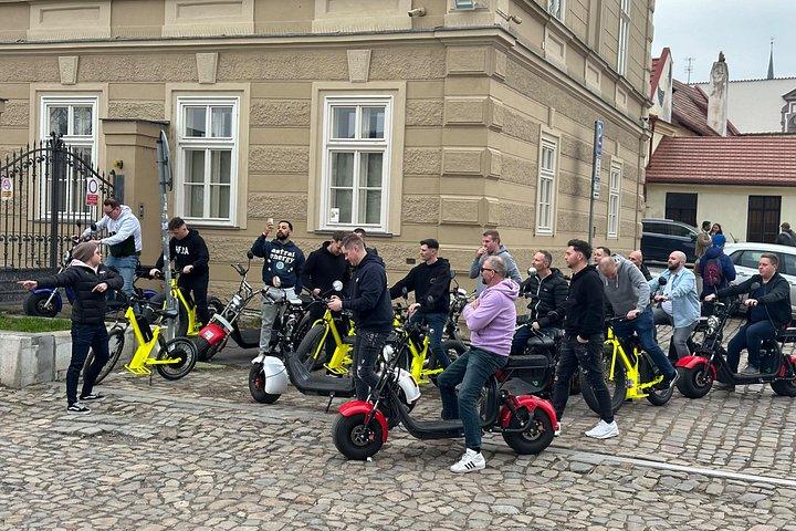 Guidet sightseeing e-scooter tur i Prag: 2 timer