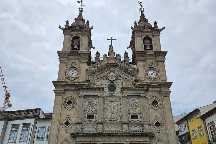 Tour- Guimarães and/or Braga