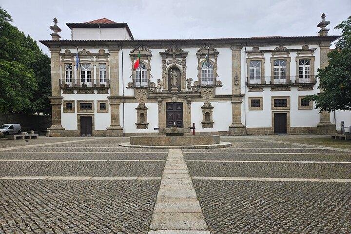 Tour- Guimarães and/or Braga