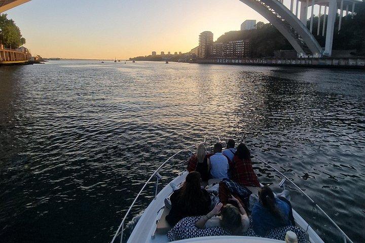 港： プライベート6橋ツアー、ドウロ川、日没オプション付き