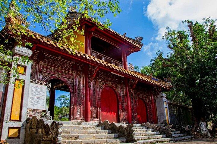 Full Day Discovery Hue Imperial City från Da Nang eller Hoi An