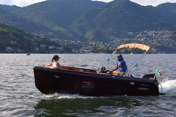 Experience on Lake Como aboard an elegant boat