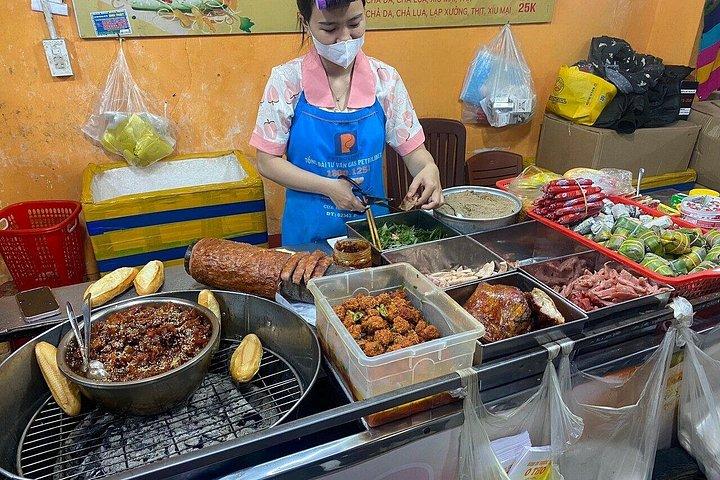 ホイアンの味覚アドベンチャー：本物の屋台料理体験