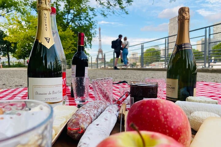 Sunset Picnic with View of Eiffel Tower and Live Music