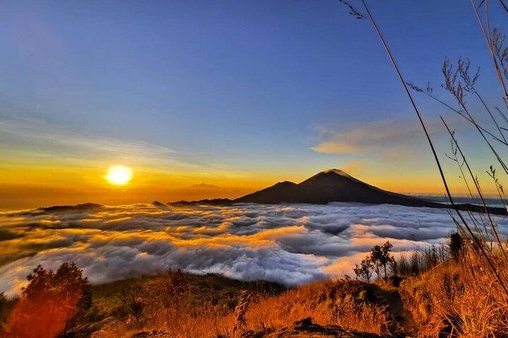 Gita di un giorno a Bali: escursione all'alba di Batur e sorgente termale