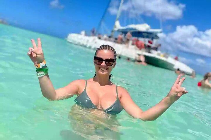 Aventura Caramarã na Ilha Saona saindo de Punta Cana com almoço