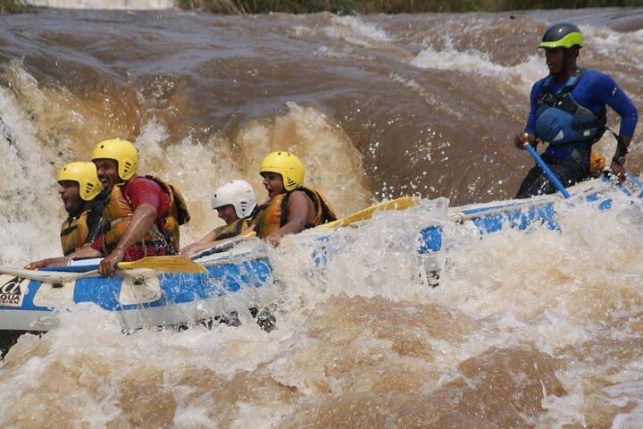 Forsränning och Zip Foder i Sagana River