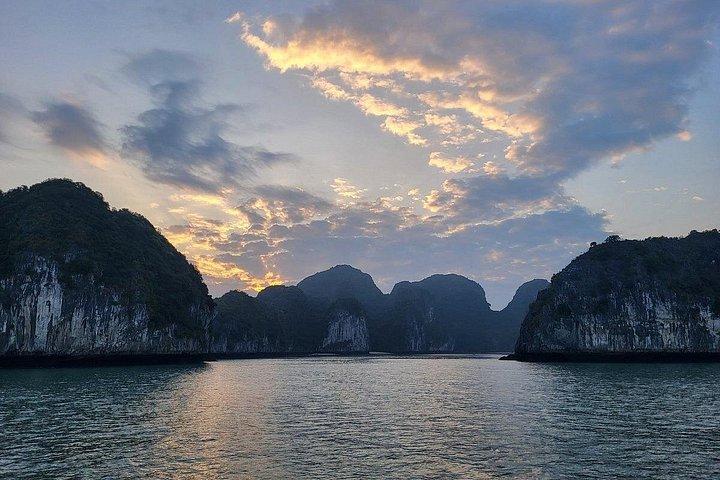 カットバ島発ランハー湾 - ベトハイへの終日ボートツアー