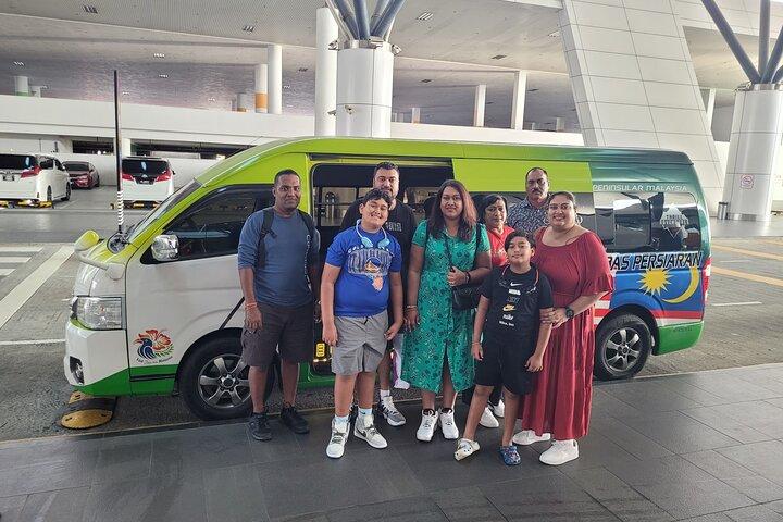Traslado privado de Kuala Lumpur hacia/desde el aeropuerto de Kuala Lumpur