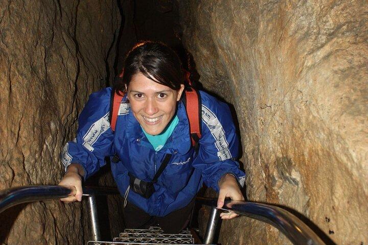 Excursão a pé pela caverna privada em Budapeste