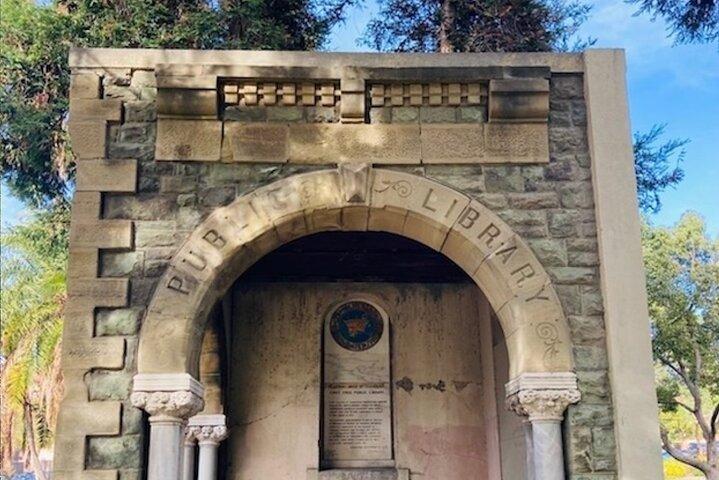 Pasadena Scavenger Hunt and Sights Self Guided Tour