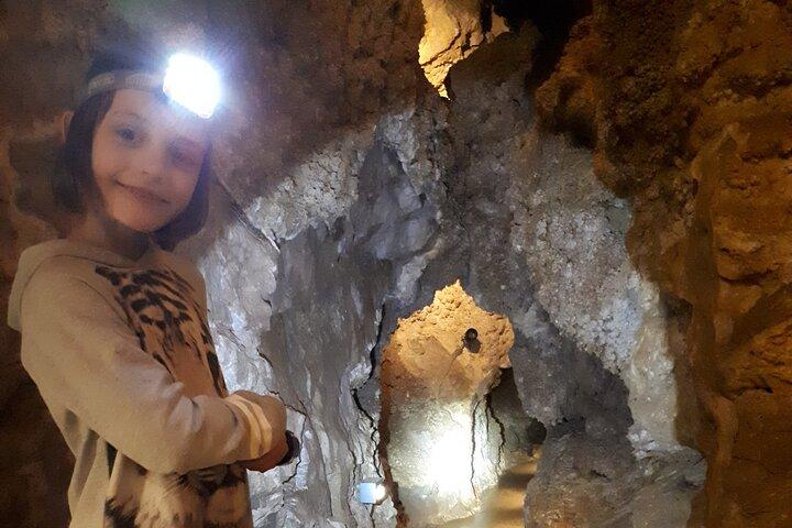 Excursão a pé pela caverna privada em Budapeste