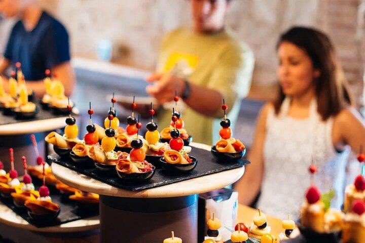 Tour de tapas y bebidas con azotea incluida