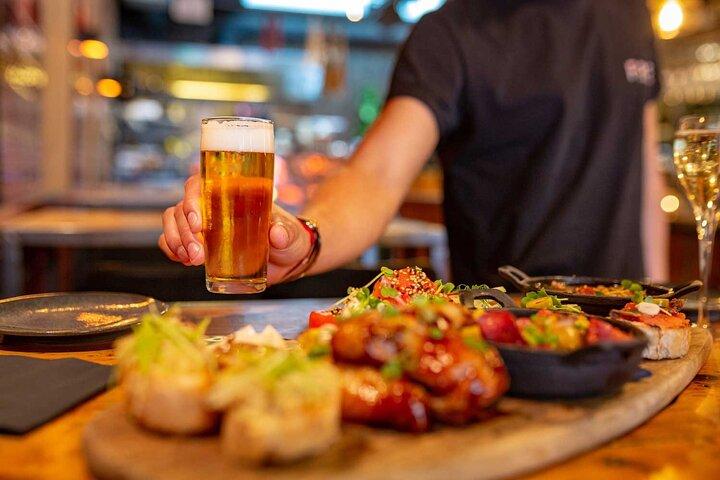 Tour de tapas y bebidas con azotea incluida