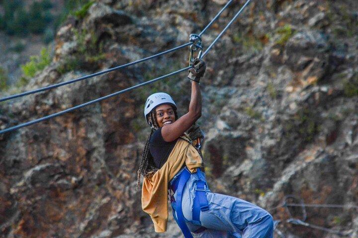 Rafting in acque bianche nell'Upper Clear Creek e zipline sulla scogliera da Idaho Springs