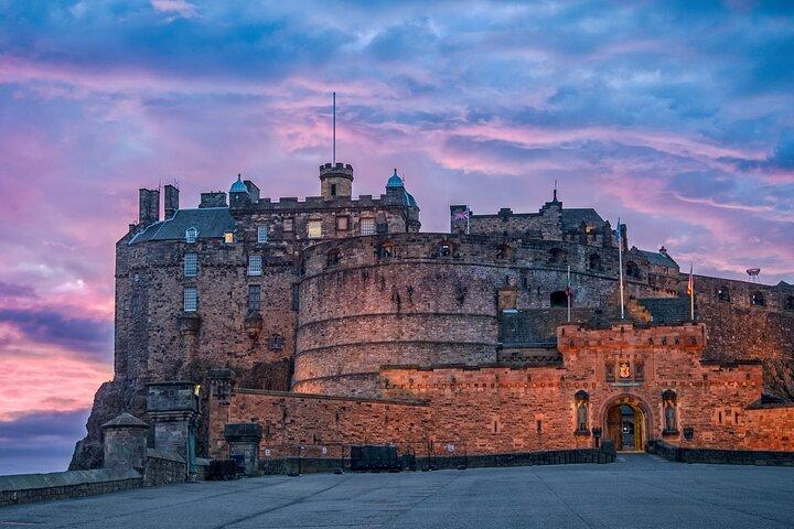 Maria Regina di Scozia: tour a piedi autoguidato della città vecchia di Edimburgo