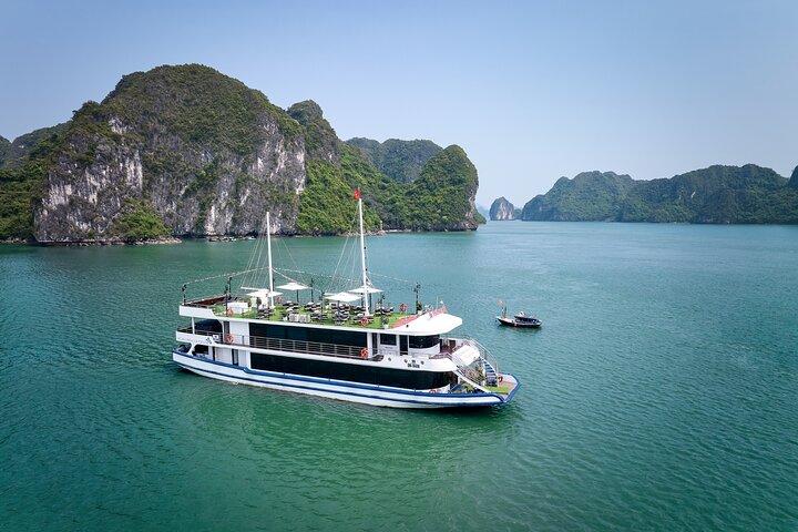 Gratiot Premium kryssning Heldag Halong Bay Escape