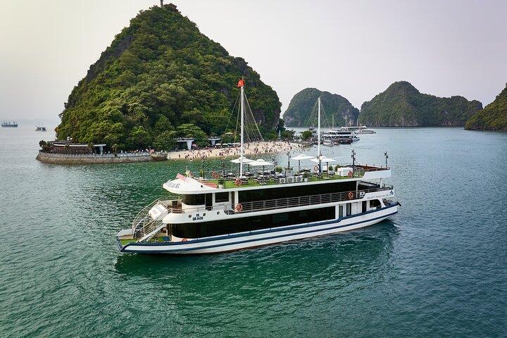 Gratiot Premium kryssning Heldag Halong Bay Escape