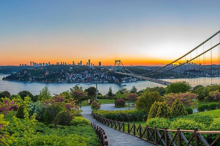 Tour dei due continenti di Istanbul in autobus e barca