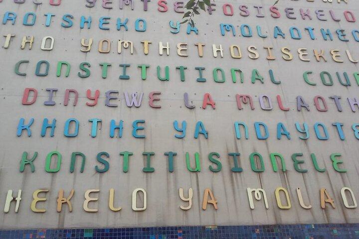 Tour compartido por Soweto, Johannesburgo y el museo del apartheid