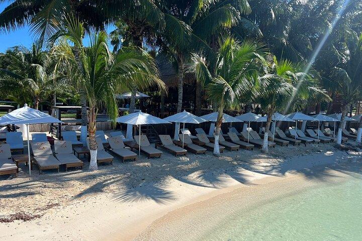 Upplev The Luxury Catamaran Isla Mujeres Tour i Cancun