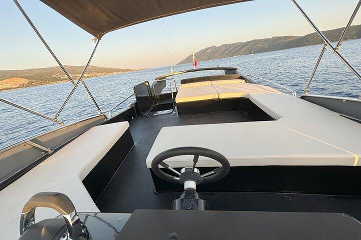 Bodrum Private Motoryacht-Tour mit Mittagessen für 6 Stunden