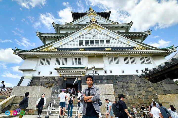 Eine Tour zur Erkundung des Wahrzeichens von Osaka: der Burg Osaka