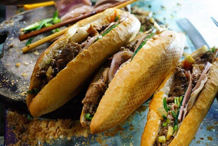 Bästsäljare Hanoi Street Food Tour med tåggatabesök