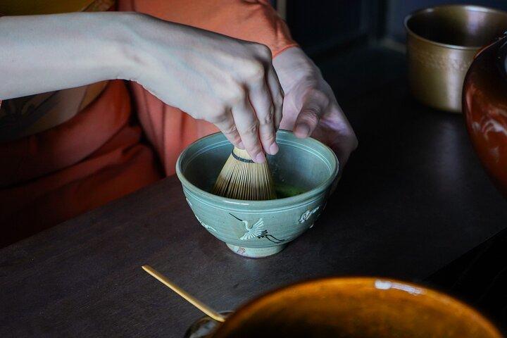 Japanische Teezeremonie und japanisches Mittagessen, serviert von der Fluggesellschaft