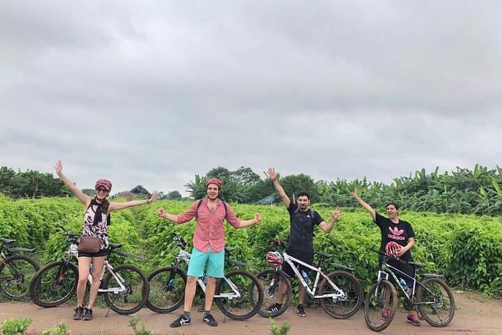 半日ハノイ自転車ツアー 街と田舎を巡る
