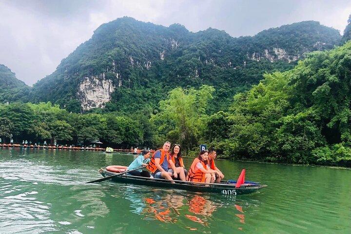 Hanoi: Deluxe dagstur utforska Bai Dinh-pagoden, Trang An Grottoes
