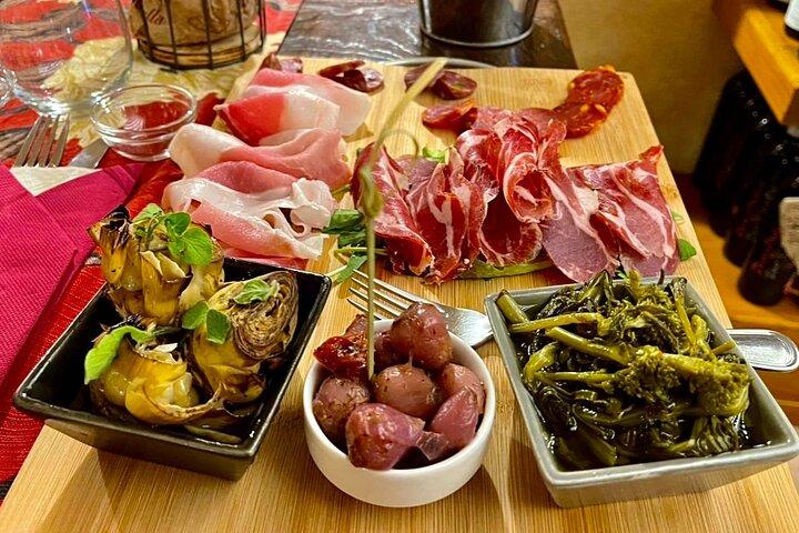 Rom Exklusive Kolosseumsführung mit Essen & Weinprobe