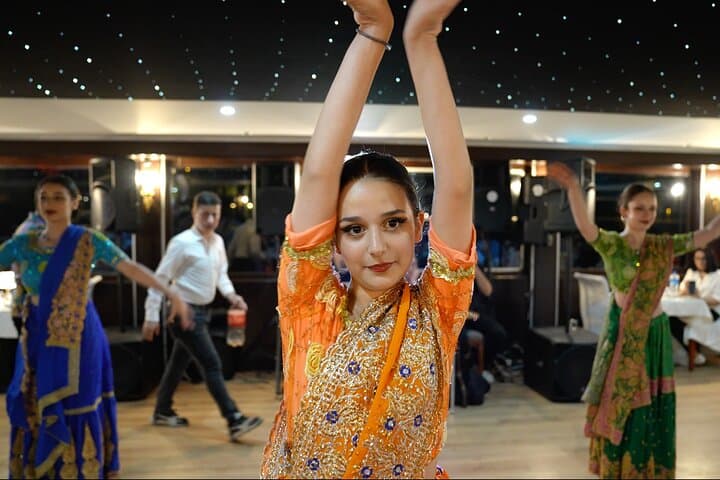 Istanbul Bosphorus Dinner Cruise: Turkish & Bollywood Night Show