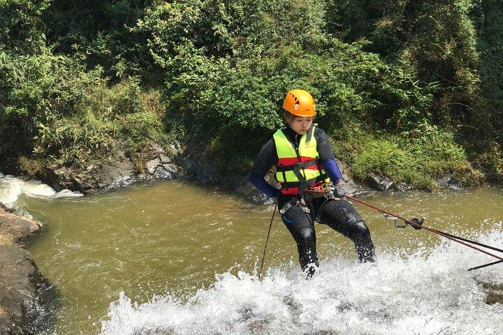 Fuld dag Canyoning aktivitet i Da Lat med frokost