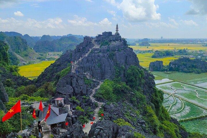 Ninh Binh Day Trip - lille gruppe på 12 guidet tur fra Hanoi