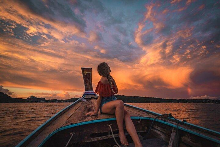 Sunset Tour of the Hong Islands with Bioluminescent Plankton