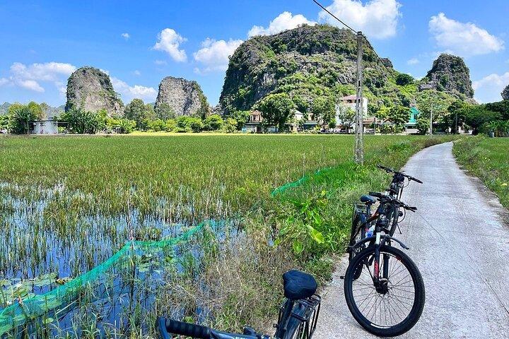 Hanoi a Ninh Binh Grupo pequeno de 12 : Hoa Lu - Tam Coc - Mua Cave