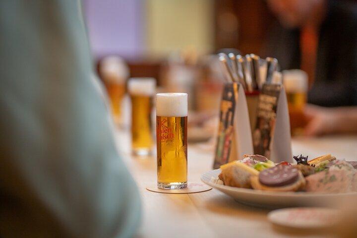 Offentlig bryggeritur på tysk i Köln